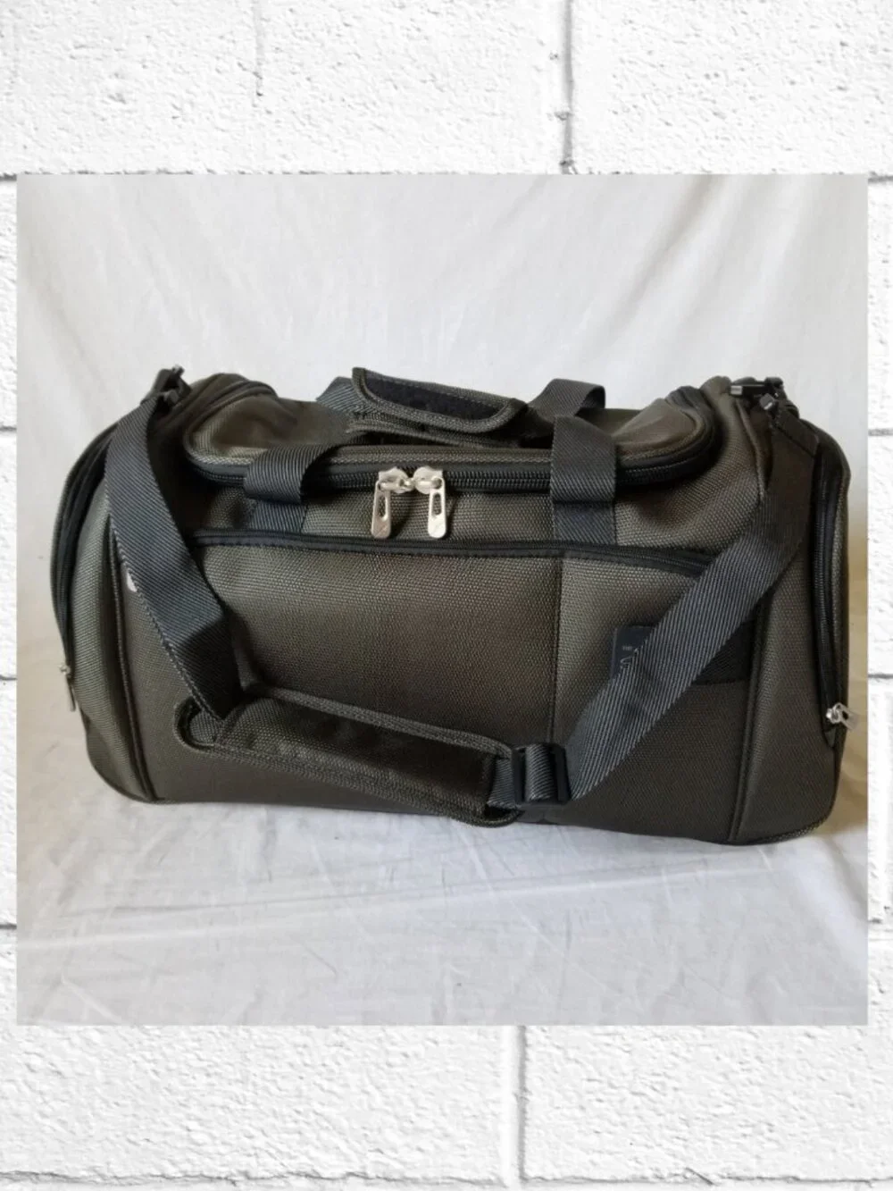 NWT! Skyway Luggage Sigma 7.0 Softside Weekender Duffel Bag with Luggage Strap